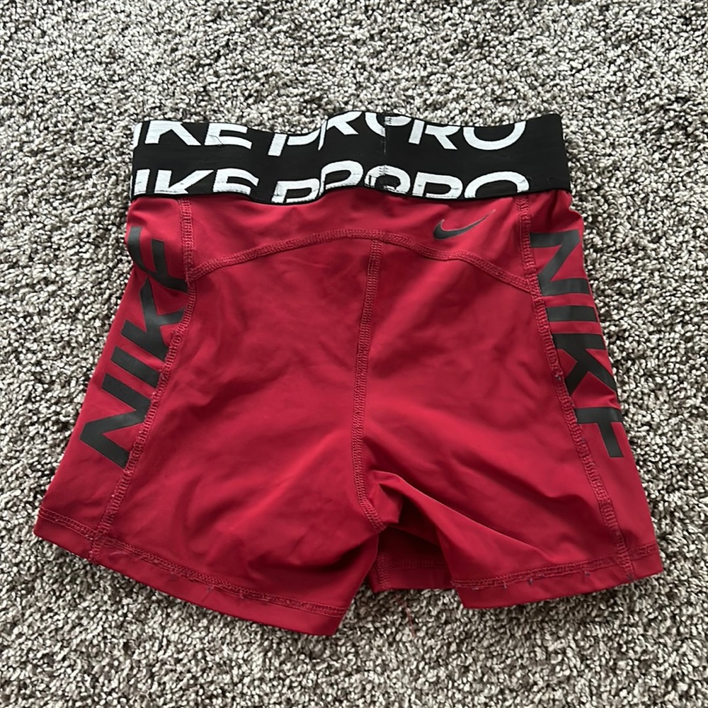Red Nike pro